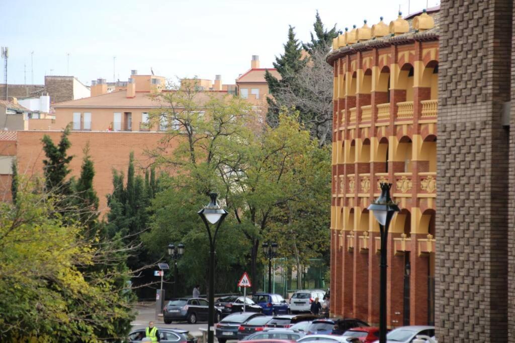 Amplio Apartamento Plaza De Toros ซาราโกซา ภายนอก รูปภาพ